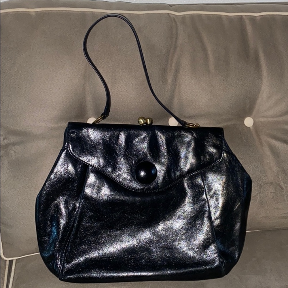 CCHobo International Kiss ClaspBlack Leather Purse